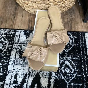 Nude Michael Kors slides